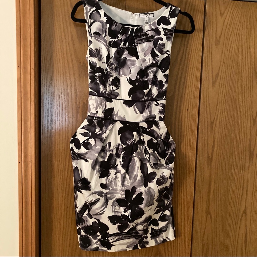 Sleeveless dress